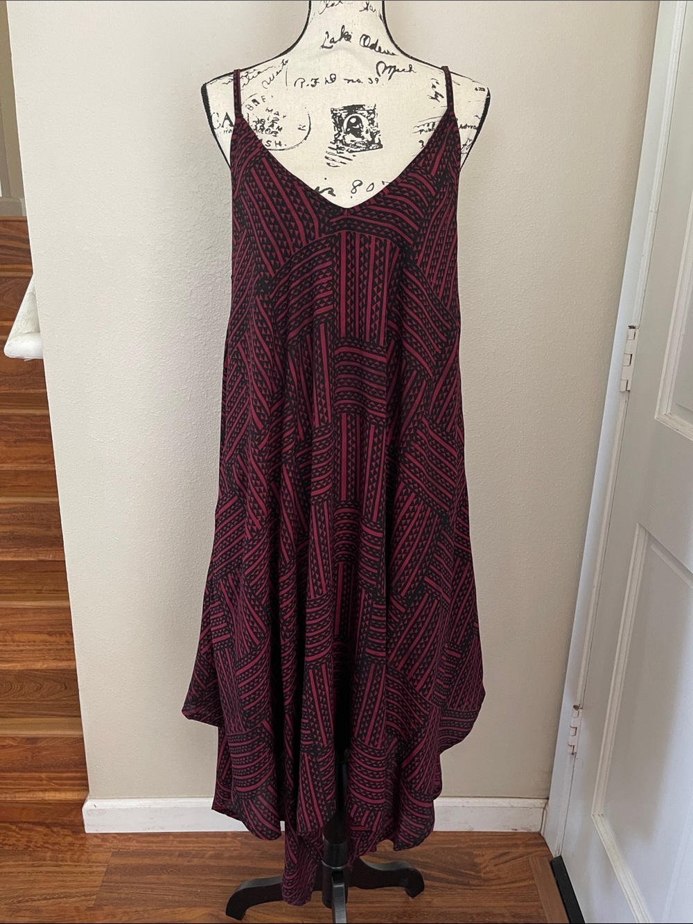 NWT Manaola Pualahilani Dress Burgundy and Black S/M
